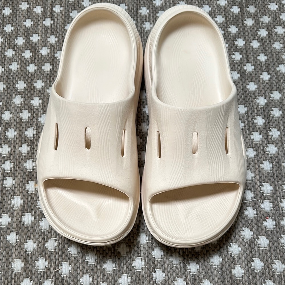 Hoka Recovery Slides